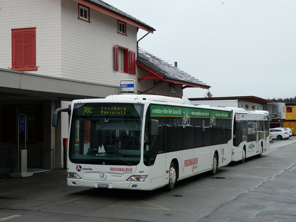 (231'094) - Knecht, Windisch - Nr. 457/AG 315'789 - Mercedes am 11. Dezember 2021 beim Bahnhof Mgenwil