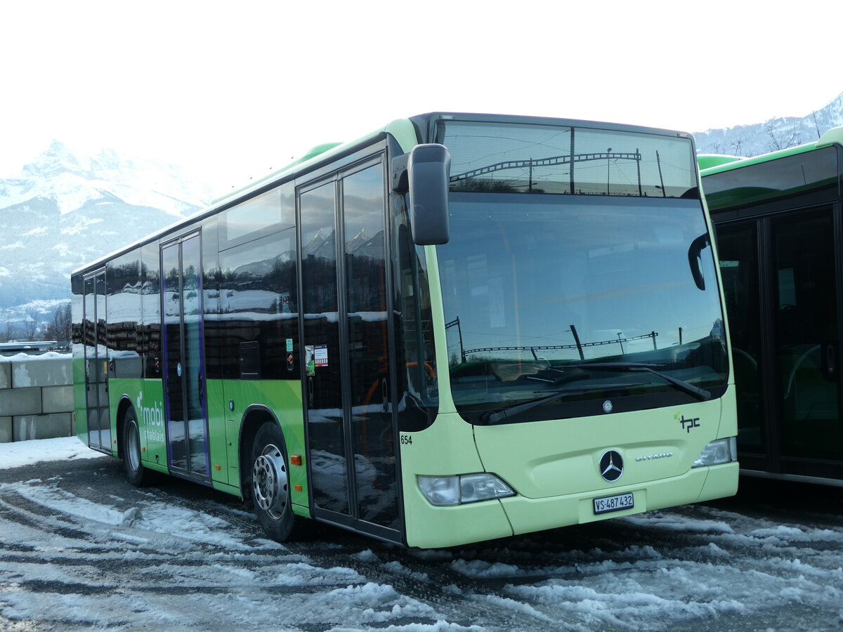 (231'173) - TPC Aigle - Nr. 654/VS 487'432 - Mercedes (ex ESKA Stiftlandkraftverkehr, D-Tirschenreuth; ex Bayerische Schlsser, Grten + Seen, D-Mnchen) am 12. Dezember 2021 in Aigle, Dpt