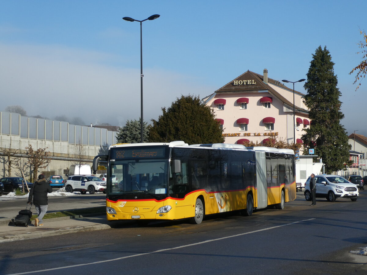 (231'253) - CarPostal Ouest - VD 578'160 - Mercedes am 14. Dezember 2021 beim Bahnhof Moudon