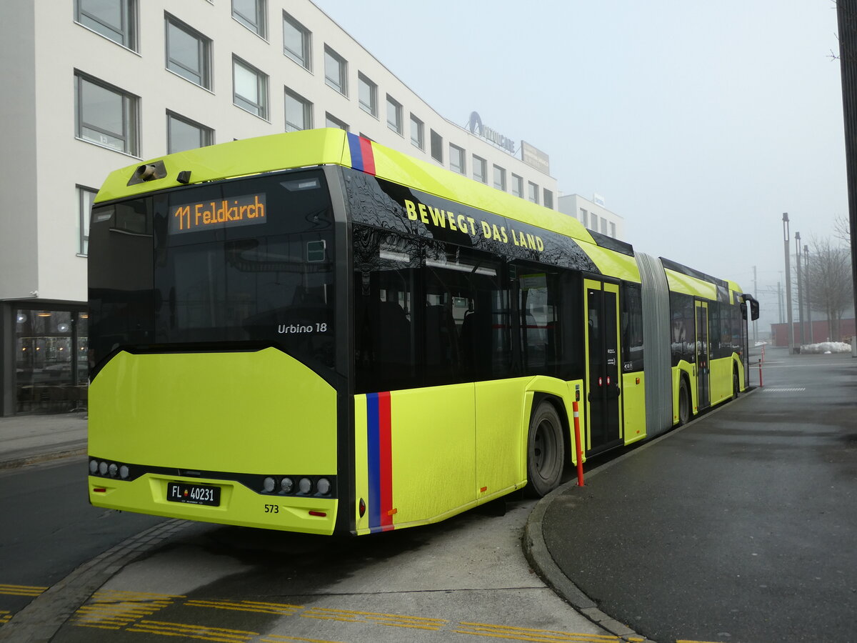 (231'283) - Aus Liechtenstein: BOS PS Anstalt, Vaduz - Nr. 573/FL 40'231 - Solaris am 15. Dezember 2021 beim Bahnhof Sargans