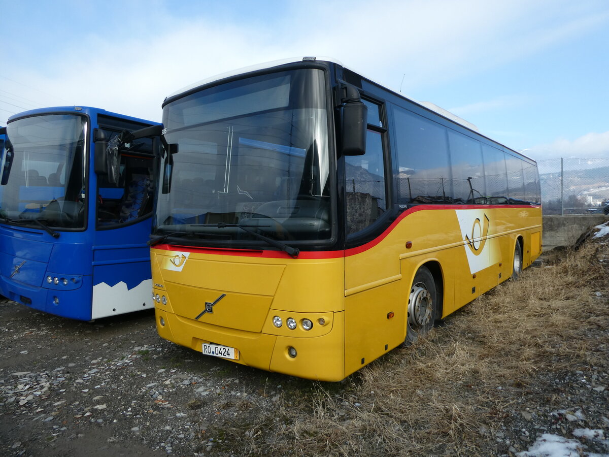 (231'466) - Evquoz, Erde - RO 0424 - Volvo am 18. Dezember 2021 in Massongex, Rte. Du Chablais