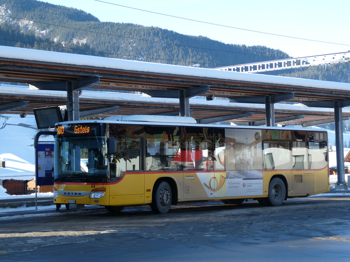 (231'531) - Kbli, Gstaad - Nr. 4/BE 360'355 - Setra am 20. Dezember 2021 beim Bahnhof Gstaad