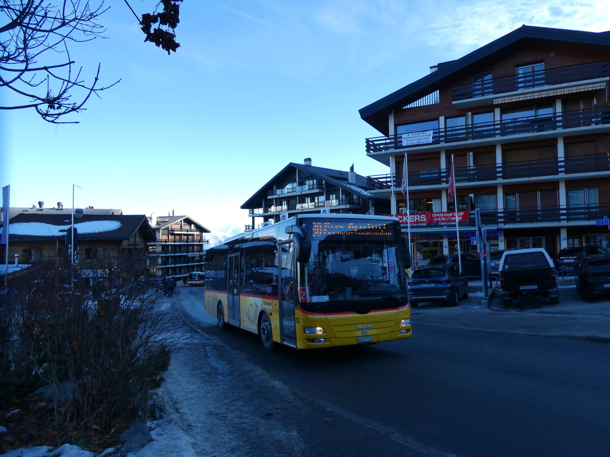 (231'633) - MOB Montreux - Nr. 12/VD 527'776 - MAN/Gppel am 1. Januar 2022 in Haute-Nedaz, Tlcabine (Einsatz Lathion)