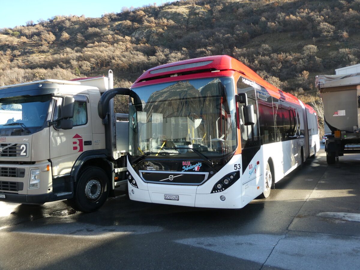 (231'667) - PostAuto Wallis - Nr. 53/VS 531'435 - Volvo am 1. Januar 2022 in Saxon, Garage Visa