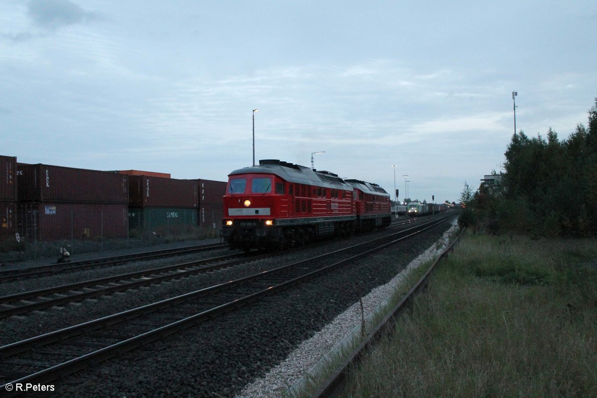 232 093-5 und 232 618-9 fahren las Lokzug durch Wiesau/Oberpfalz in Richtung Marktredwitz. 04.10.17