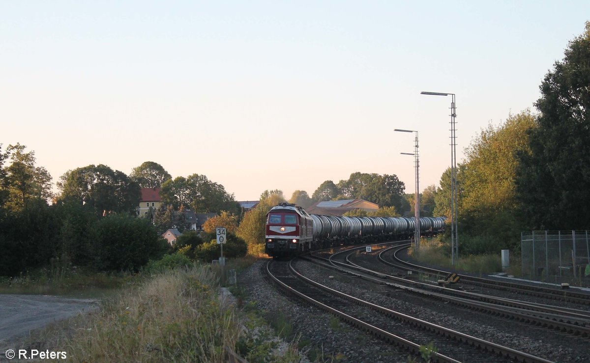 232 182 und 232 238 mit einem Kesselzug Bitterfeld - Vohburg bei der Einfahrt in Wiesau. 06.08.20