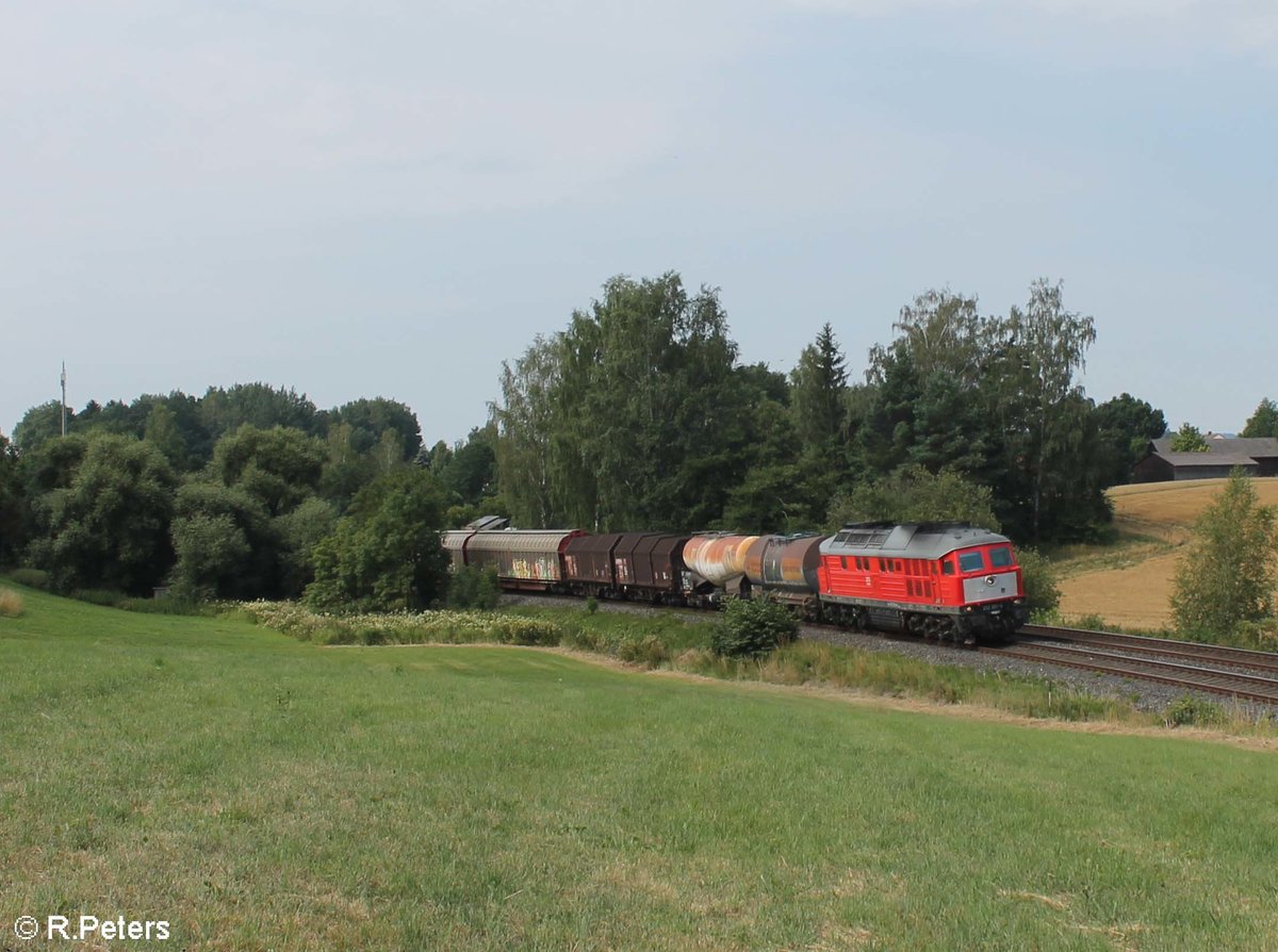 232 201 zieht den EZ 51716 Nürnberg - Senftenberg bei Escheldorf. 15.07.18