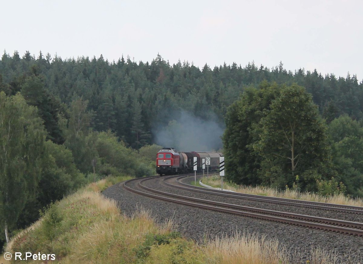 232 201 zieht den EZ 51716 Nürnberg - Senftenberg bei Neudes. 15.07.18