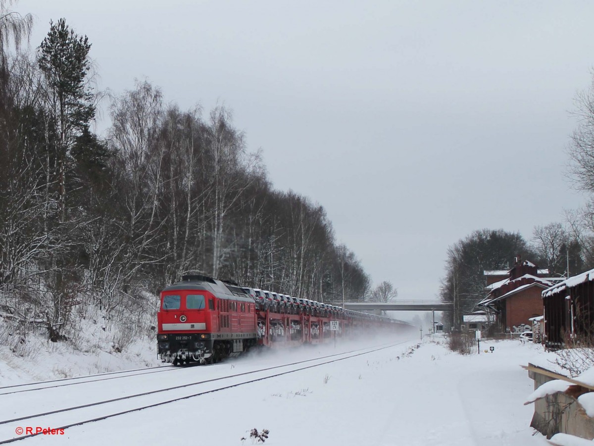 232 252-7 mit dem 47380 Autologistika DB Schenker bei der durchfahrt in Waldershof. 01.02.15