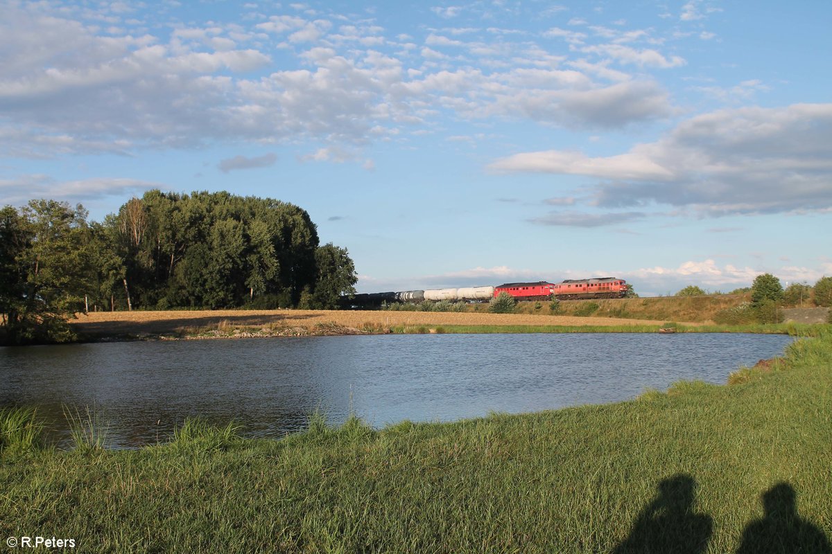 232 416 und 232 673 ziehen ein Kesselzug von Bitterfeld nach Sand Hafen südlich von Wiesau. 24.08.20