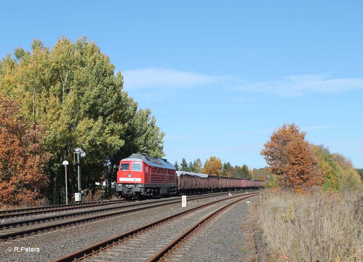 232 426-7 mit dem 49350 Schrottzug Cheb - Nrnberg kurz vor der Einfahrt in Wiesau. 22.10.13