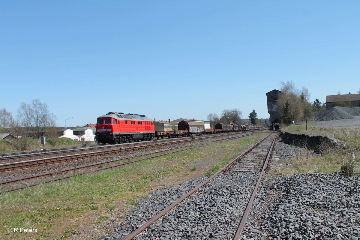 232 569-4 mit dem 45365 Nürnberg - Cheb in Pechbrunn. 21.04.16