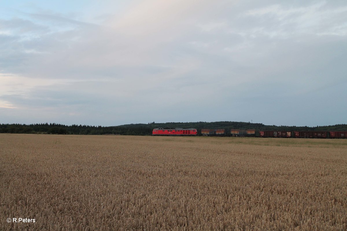 232 571-0 zieht am 08.08.16 den 51716 Nürnberg - Leipzig Frankenwald Umleiter bei Oberteich.