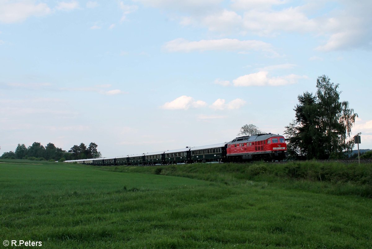 232 571 zieht bei Waldershof den VSEO nach Paris. 26.05.18