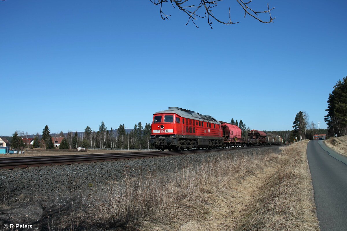 232 668-4 zieht den EZ 51612 nach Nürnberg bei Marktleuthen. 12.03.22