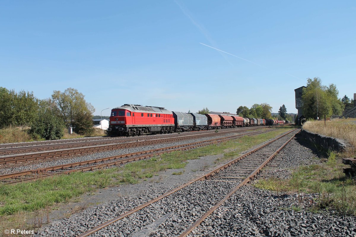 232 669-2 zieht mit dem EZ 51716 aus Nürnberg nach Senftenberg durch Pechbrunn. 16.09.18
