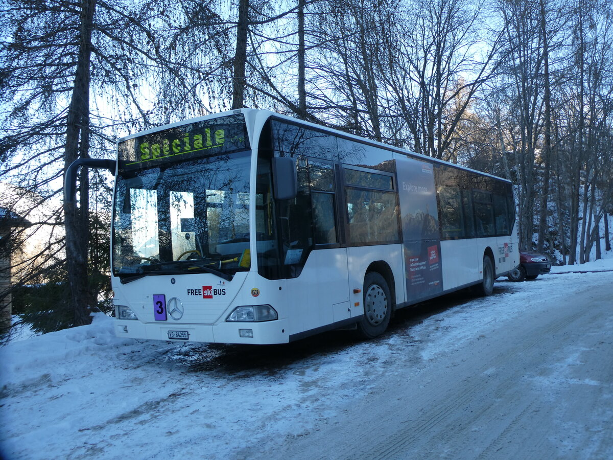 (232'118) - Buchard, Leytron - Nr. 63/VS 84'255 - Mercedes (ex BLT Oberwil Nr. 45) am 19. Januar 2022 in La Tzoumaz, Villy