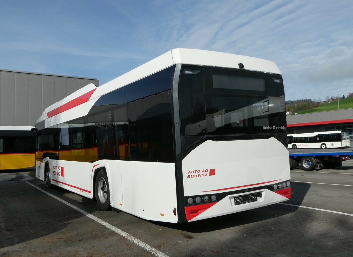 (232'234) - AAGS Schwyz - Nr. 33 - Solaris am 6. November 2022 in Ruswil, Garage ARAG