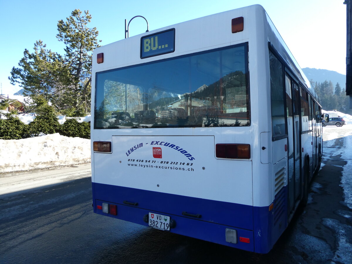 (232'286) - Leysin-Excursions, Leysin - VD 382'719 - Mercedes (ex AAGL Liestal Nr. 54) am 22. Januar 2022 in Leysin, Garage