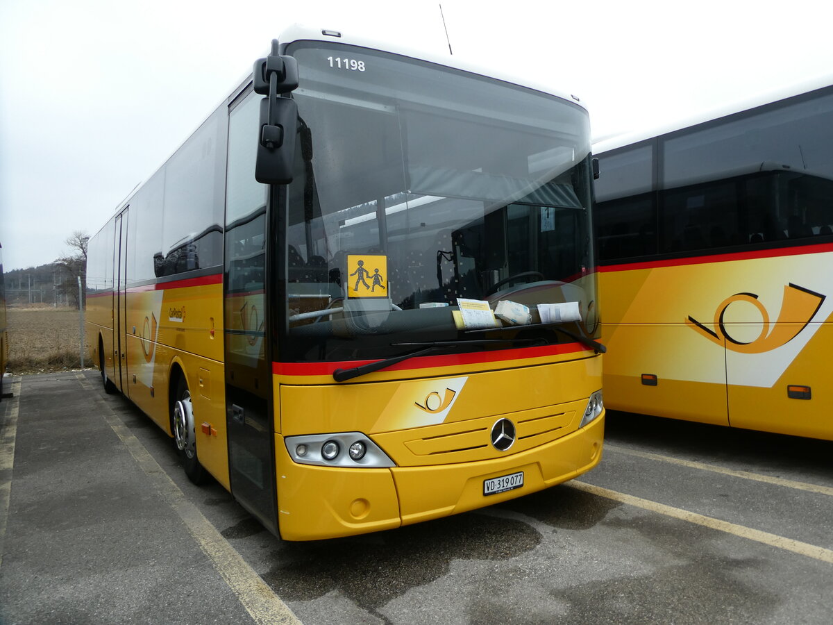 (232'358) - CarPostal Ouest - VD 319'077 - Mercedes am 23. Januar 2022 in Daillens, Planzer