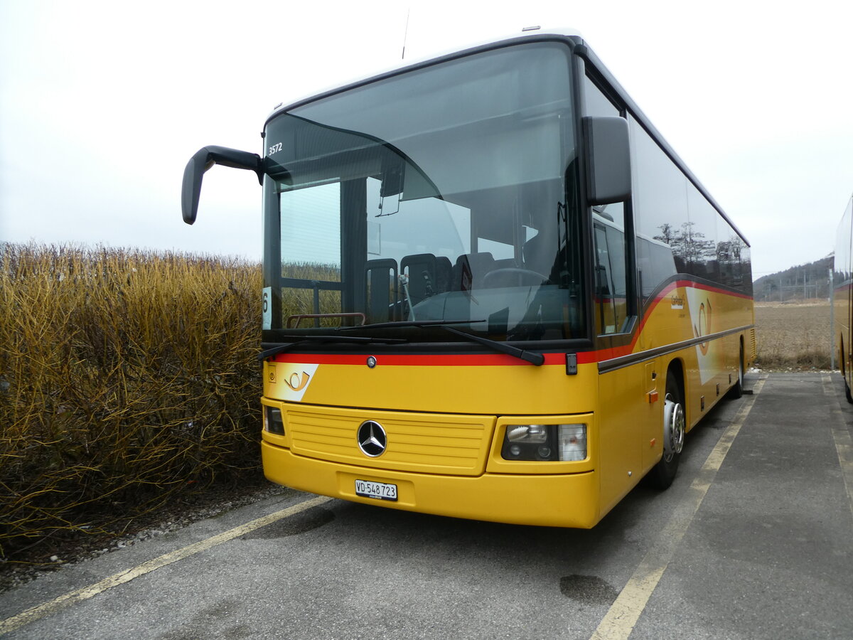 (232'359) - CarPostal Ouest - VD 548'723 - Mercedes am 23. Januar 2022 in Daillens, Planzer