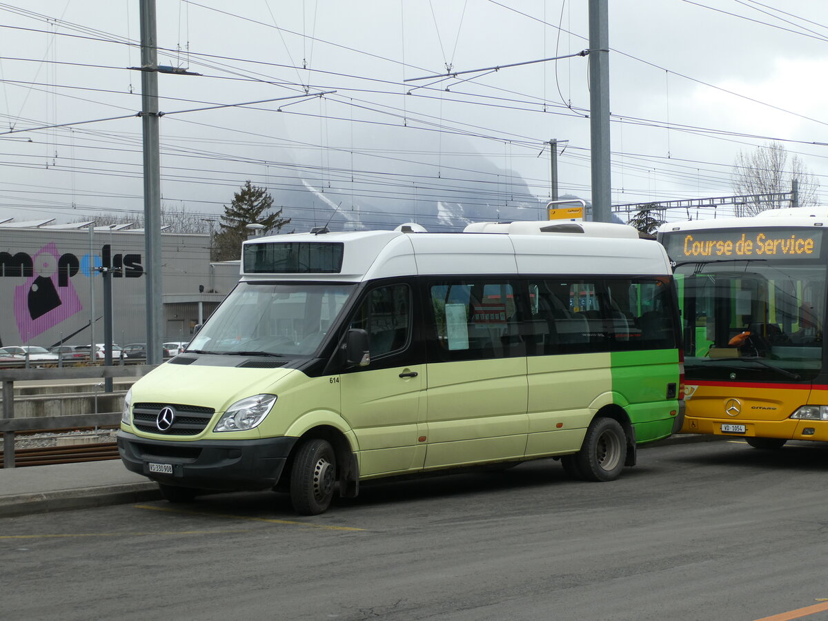 (232'608) - TPC Aigle - Nr. 614/VS 330'908 - Mercedes (ex Nr. CP01; ex PostAuto Wallis; ex Epiney, Ayer) am 31. Januar 2022 beim Bahnhof Aigle