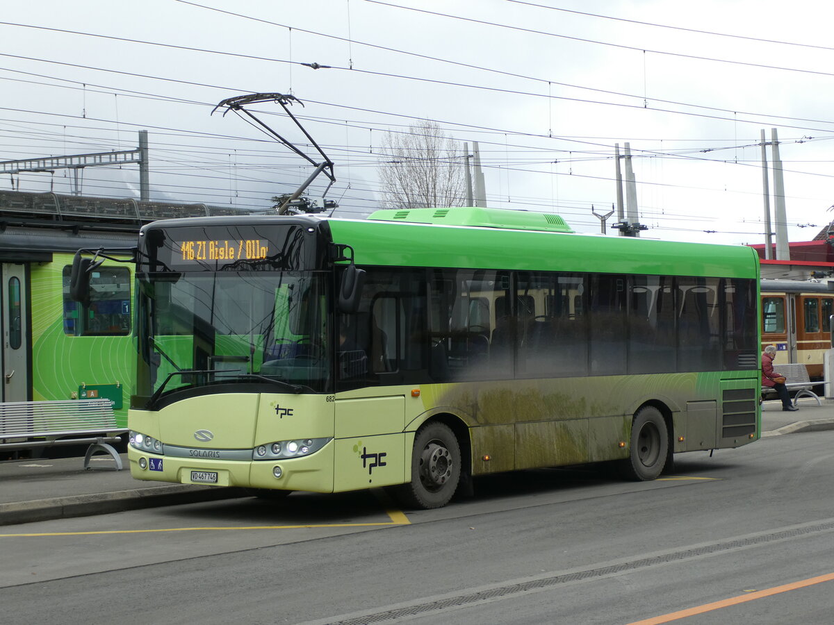 (232'610) - TPC Aigle - Nr. 682/VD 467'746 - Solaris am 31. Januar 2022 beim Bahnhof Aigle