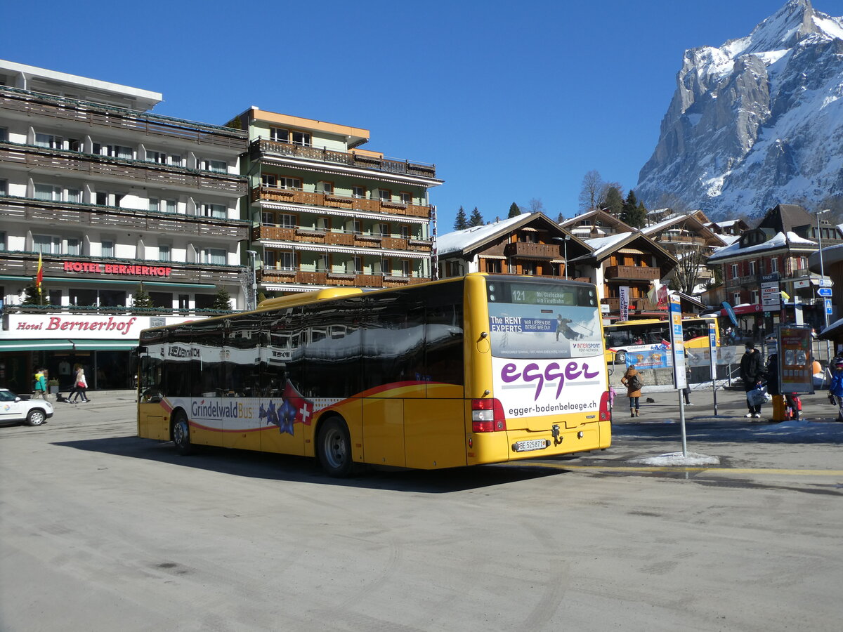 (232'825) - Grindelwaldbus, Grindelwald - Nr. 15/BE 525'871 - MAN am 13. Februar 2022 beim Bahnhof Grindelwald