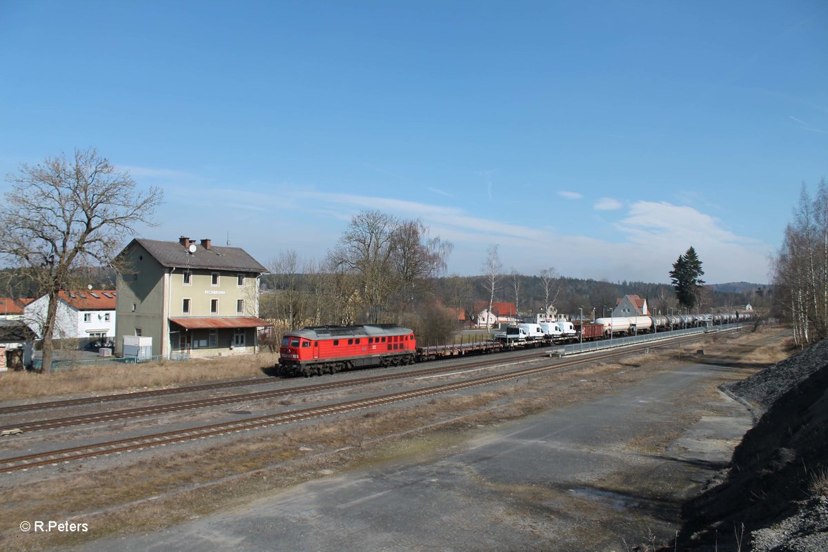 233 112-2 zieht mit dem 51721 Nürnberg - Leipzig Engelsdorf durch Pechbrunn. 18.03.16