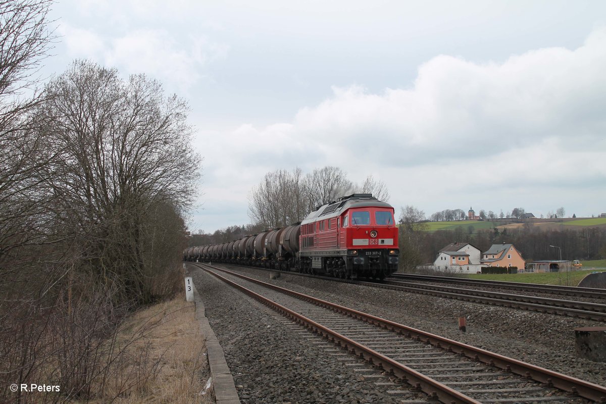 233 367-2 zieht bei Schönfeld den 51721 NNR - Leipzig Engelsdorf. 28.03.16