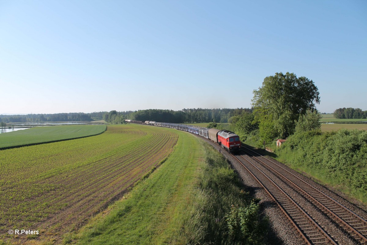 233 636-0 müht sich ein klein wenig die Steigung rauf bei Oberteich mit dem 45367 NNR - XTCH. 05.06.15