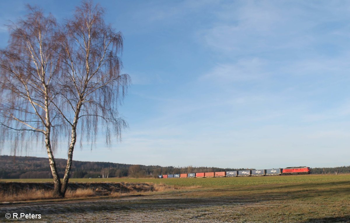 233 698 zieht den GA 47382 XTCH - Schwandorf bei Oberteich. 04.12.16