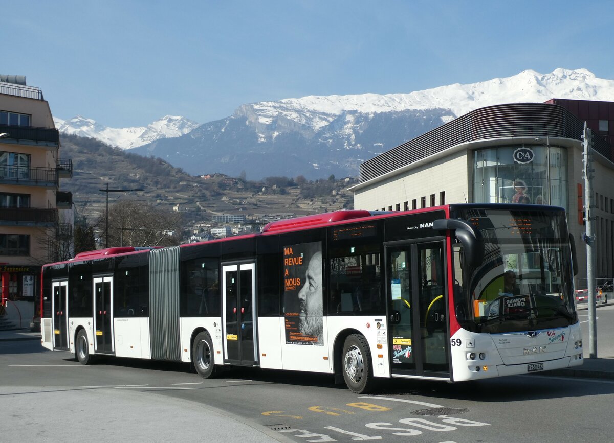 (233'442) - PostAuto Wallis - Nr. 59/VS 500'433 - MAN am 7. Mrz 2022 beim Bahnhof Sion