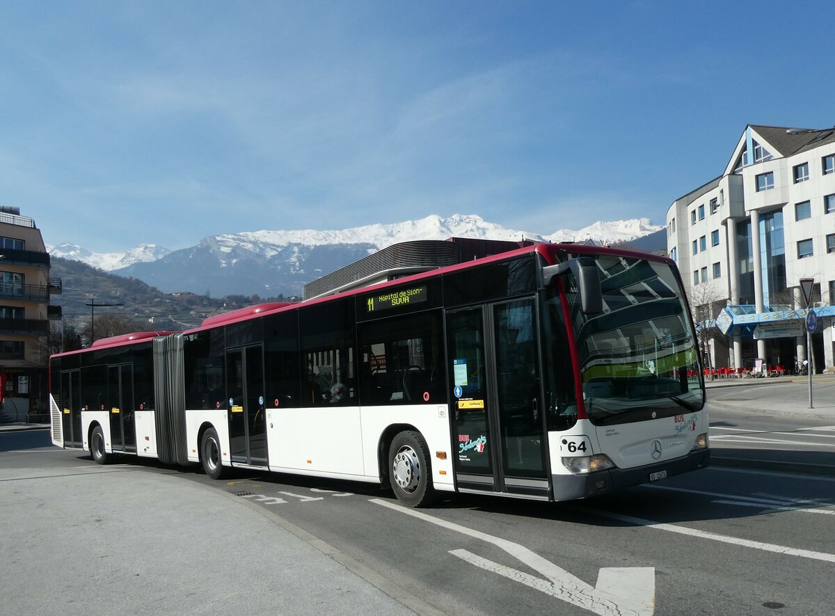 (233'457) - PostAuto Wallis - Nr. 64/VS 12'674 - Mercedes (ex Lathion, Sion Nr. 64) am 7. Mrz 2022 beim Bahnhof Sion