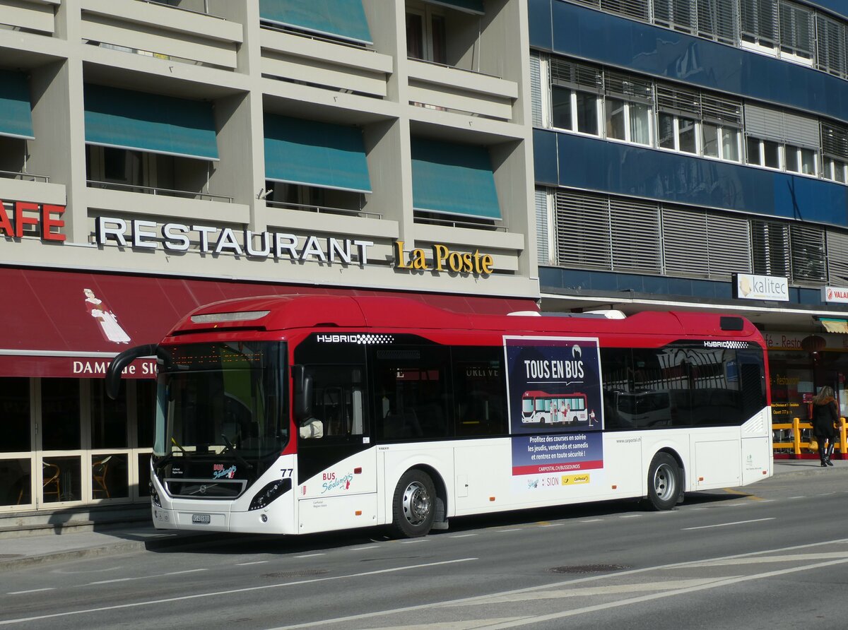 (233'466) - PostAuto Wallis - Nr. 77/VS 459'800 - Volvo am 7. Mrz 2022 beim Bahnhof Sion