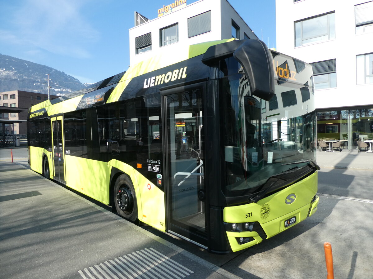 (233'508) - Aus Liechtenstein: BOS PS Anstalt, Vaduz - Nr. 531/FL 40'216 - Solaris am 8. Mrz 2022 beim Bahnhof Sargans