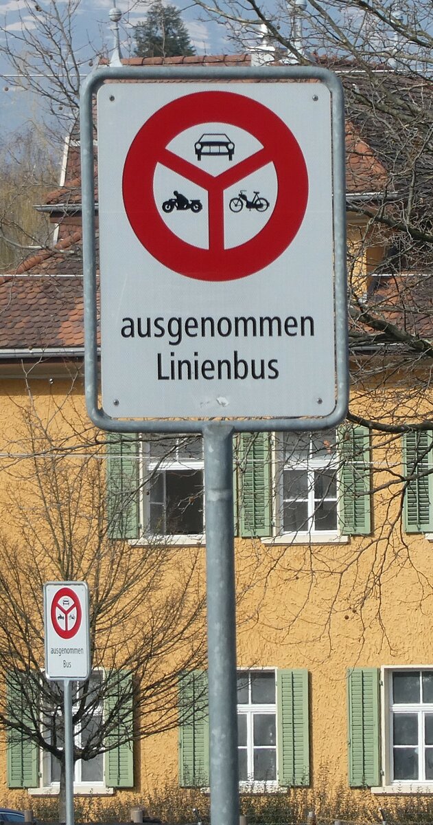 (233'529) - ausgenommen Linienbus am 8. Mrz 2022 beim Bahnhof Schaan