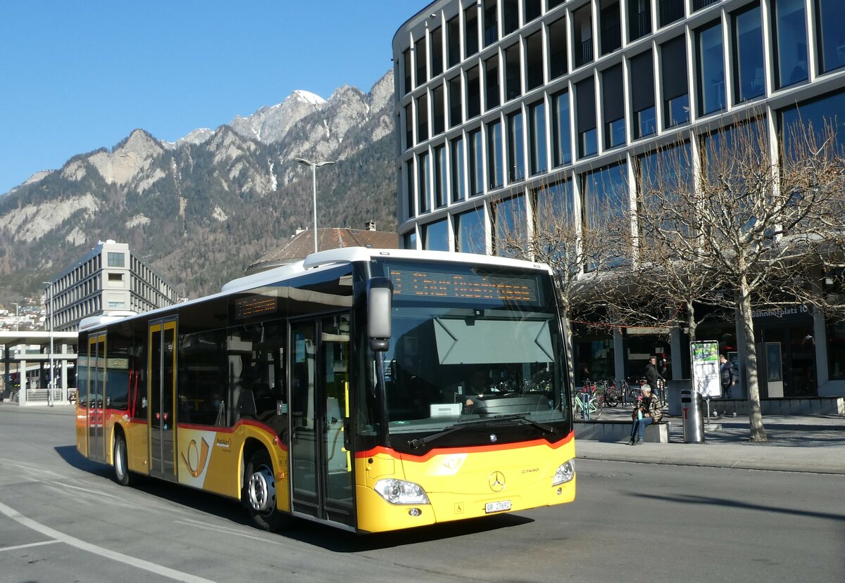 (233'616) - Dnser, Trimmis - GR 27'692 - Mercedes am 9. Mrz 2022 beim Bahnhof Chur