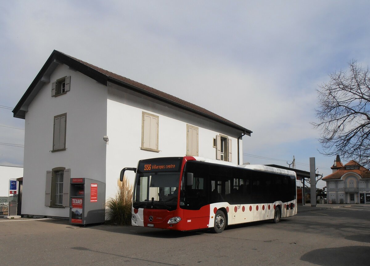 (233'903) - TPF Fribourg - Nr. 1060/FR 301'553 - Mercedes am 13. Mrz 2022 beim Bahnhof Domdidier