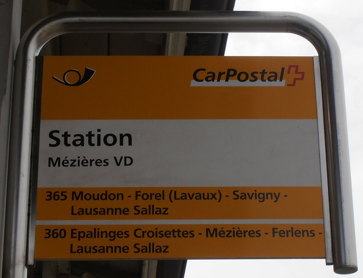 (233'917) - PostAuto-Haltestellenschild - Mzires VD, Station - am 13. Mrz 2022