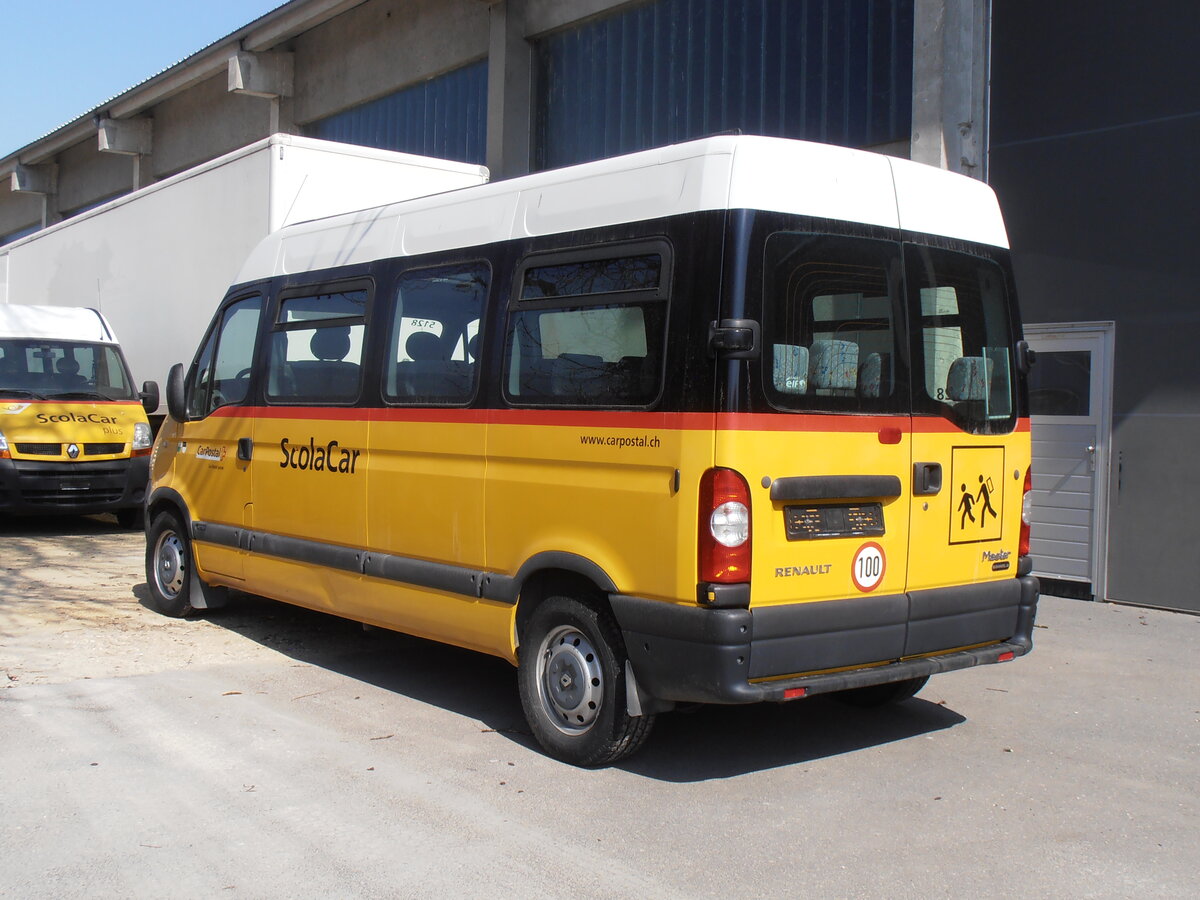 (234'043) - CarPostal Ouest - PID 5128 - Renault am 20. Mrz 2022 in Yverdon, Garage 3