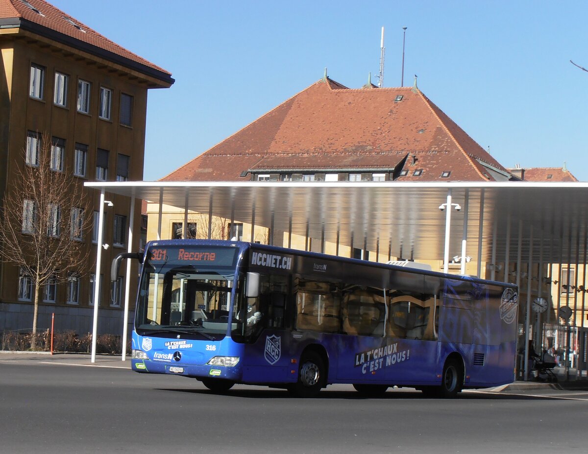 (234'101) - transN, La Chaux-de-Fonds - Nr. 316/NE 56'216 - Mercedes (ex TRN La Chaux-de-Fonds Nr. 316) am 26. Mrz 2022 beim Bahnhof La Chaux-de-Fonds