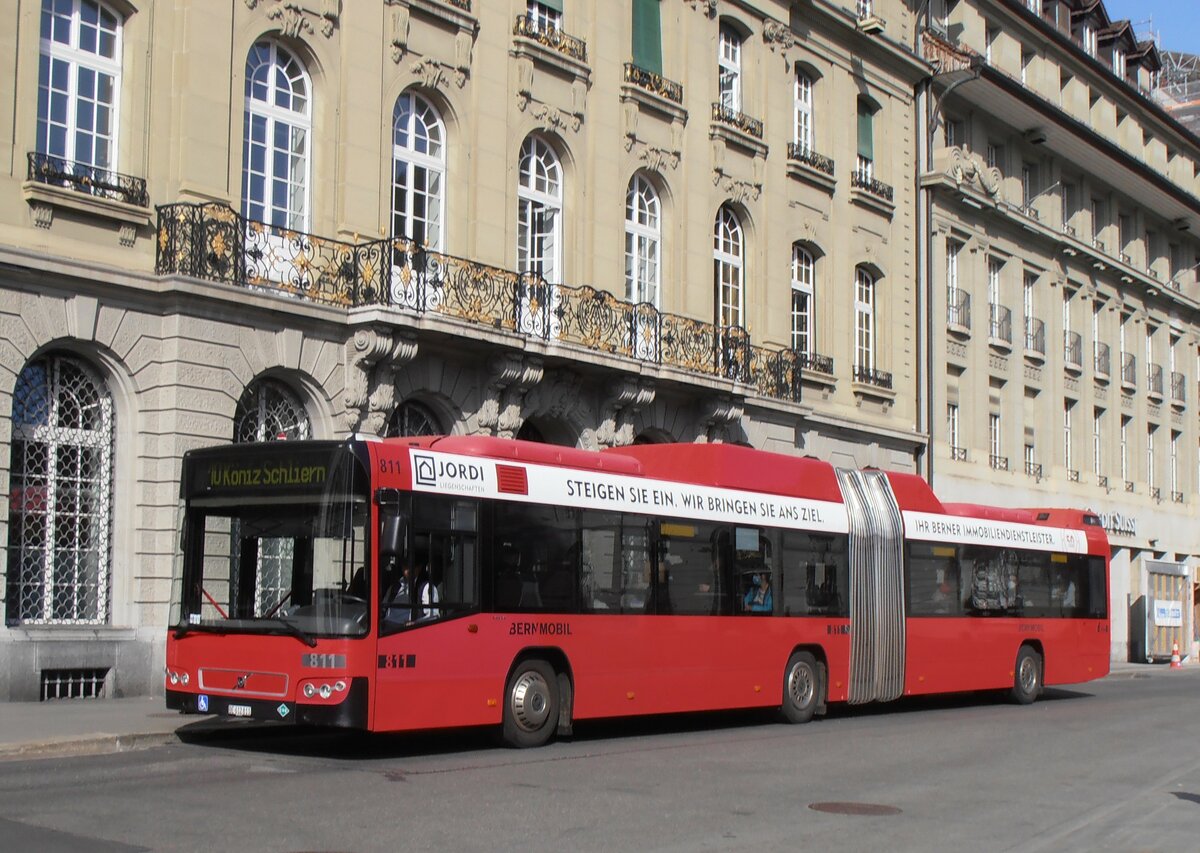 (234'130) - Bernmobil, Bern - Nr. 811/BE 612'811 - Volvo am 28. Mrz 2022 in Bern, Bundesplatz