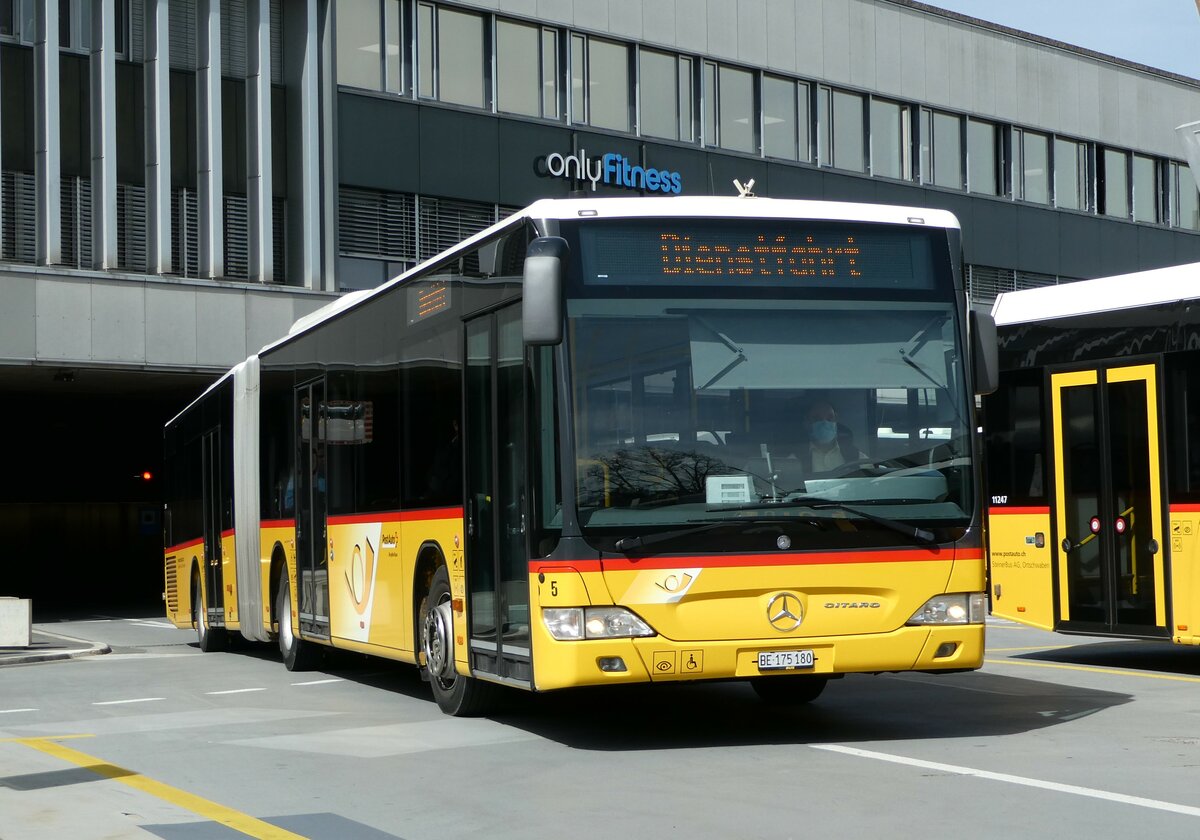 (234'506) - Steiner, Ortschwaben - Nr. 5/BE 175'180 - Mercedes am 12. April 2022 in Bern, Postautostation