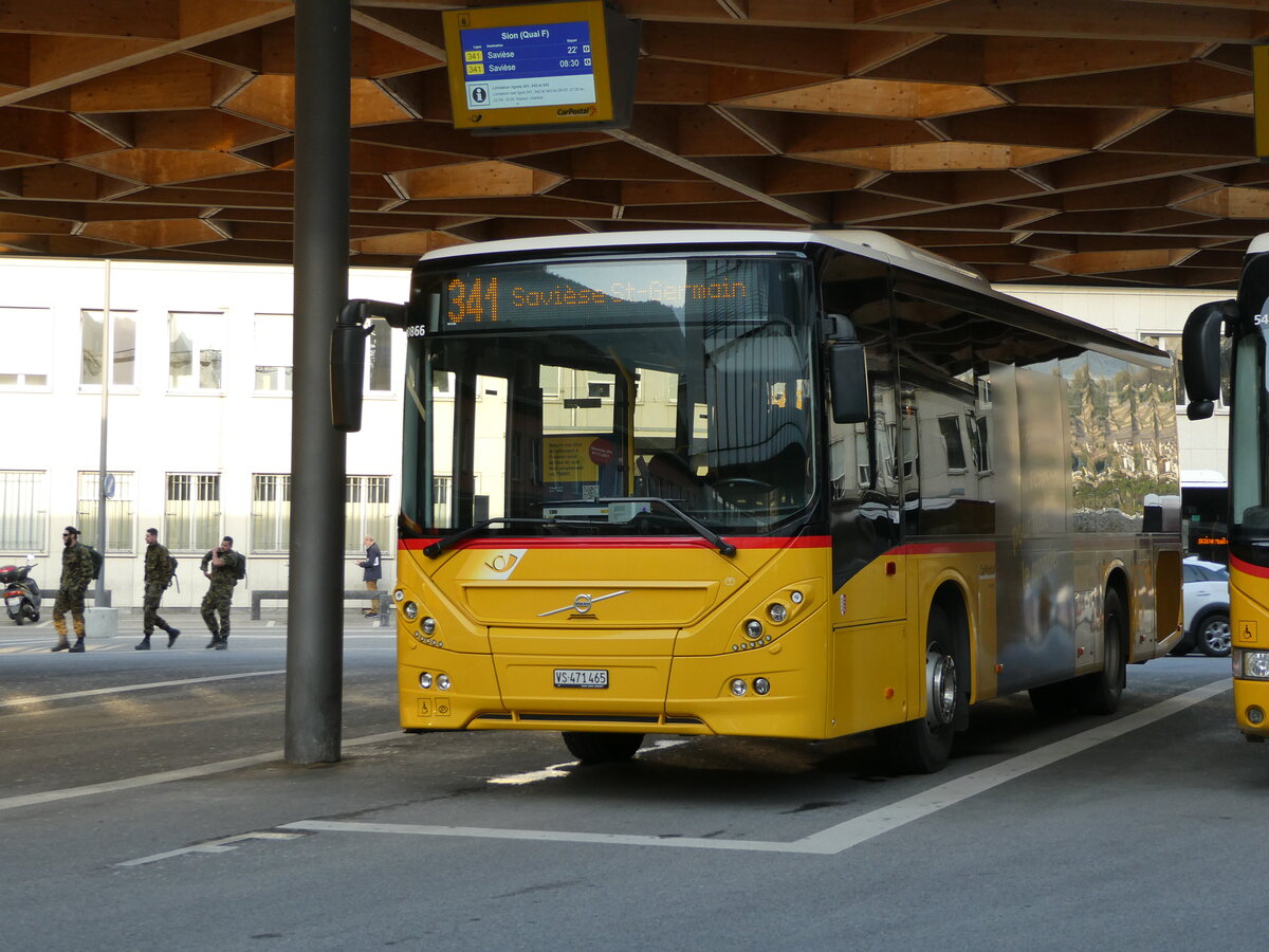 (234'521) - PostAuto Wallis - Nr. 36/VS 471'465 - Volvo am 15. April 2022 beim Bahnhof Sion