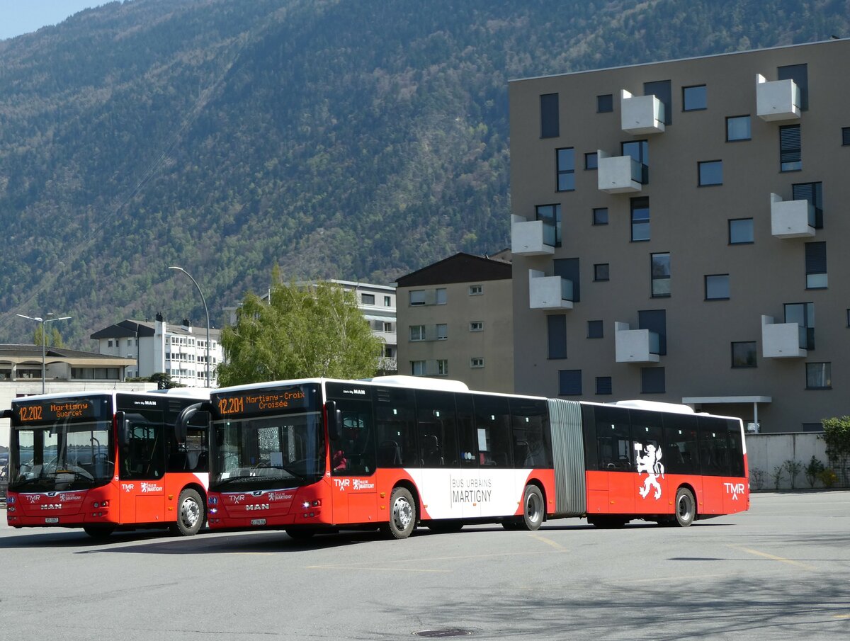 (234'600) - TMR Martigny - Nr. 153/VS 196'364 - MAN am 15. April 2022 beim Bahnhof Martigny