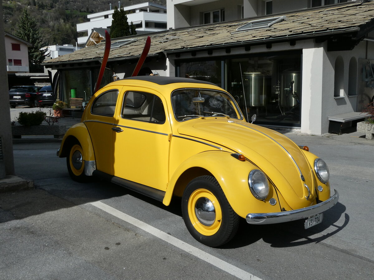 (234'607) - VW-Kfer - VS 724 - am 15. April 2022 in Naters