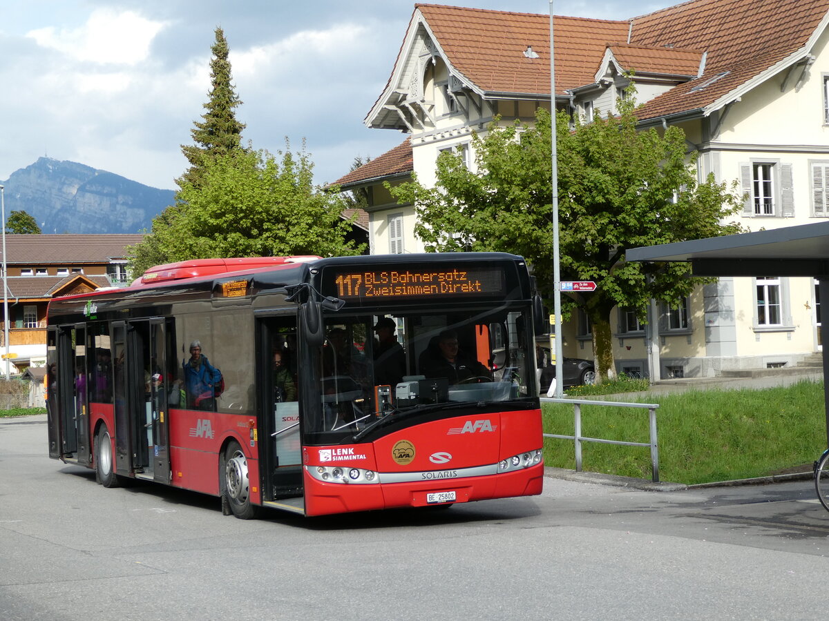 (234'867) - AFA Adelboden - Nr. 51/BE 25'802 - Solaris am 26. April 2022 beim Bahnhof Wimmis