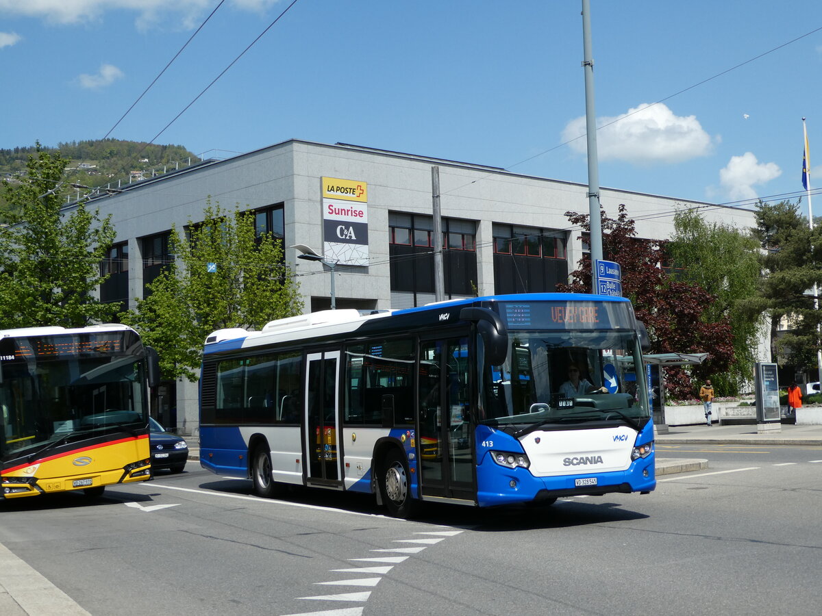 (234'952) - VMCV Clarens - Nr. 413/VD 328'545 - Scania am 30. April 2022 beim Bahnhof Vevey