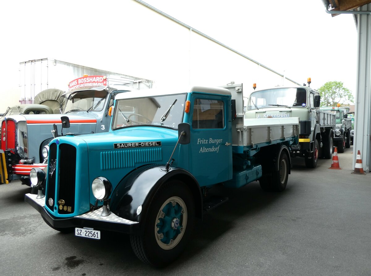 (235'320) - Burger, Altendorf - SZ 22'561 - Saurer am 7. Mai 2022 in Attikon, Wegmller